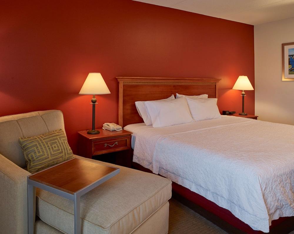 Hampton Inn Portland-Airport South Portland Exteriör bild
