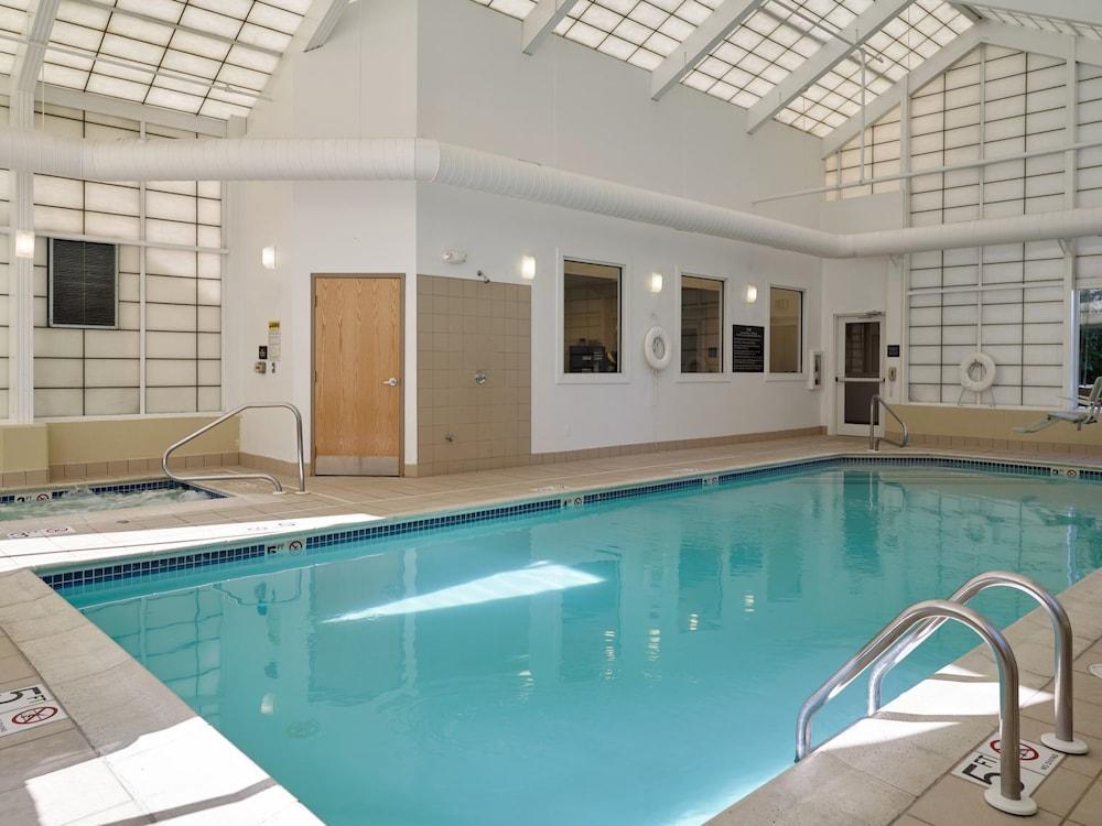 Hampton Inn Portland-Airport South Portland Exteriör bild