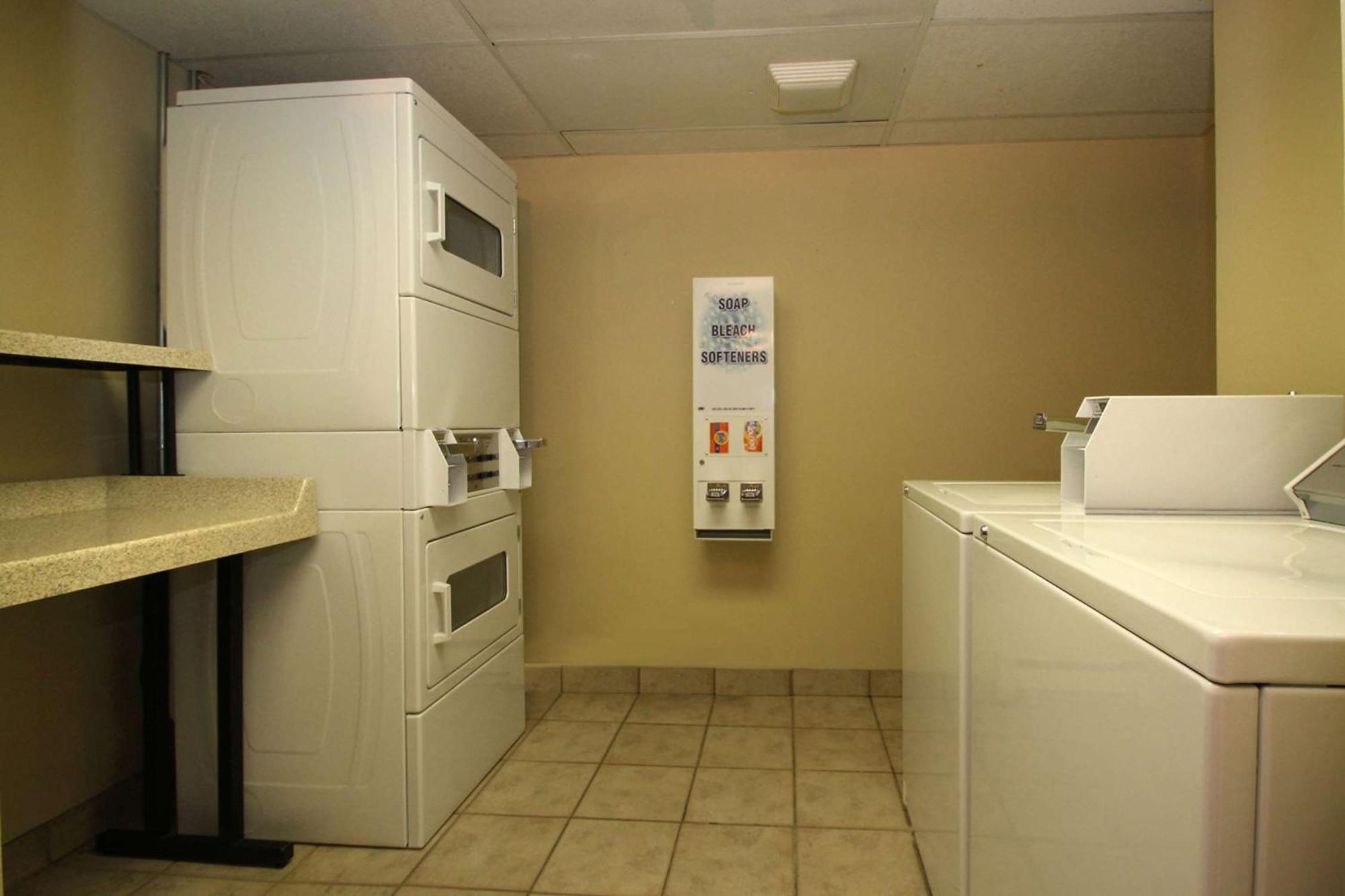 Hampton Inn Portland-Airport South Portland Exteriör bild
