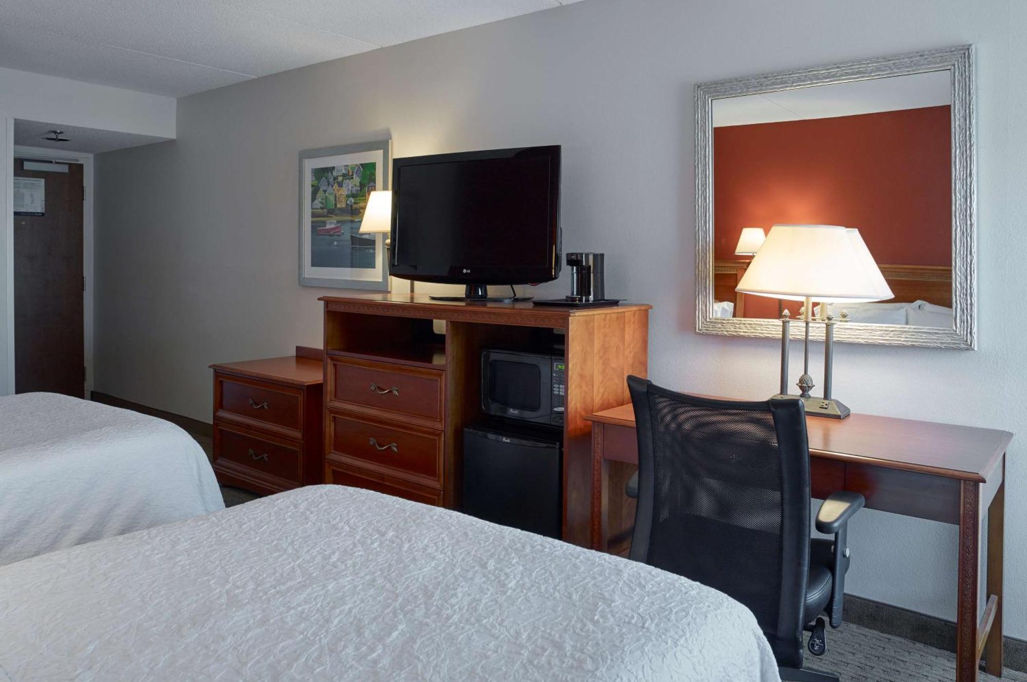 Hampton Inn Portland-Airport South Portland Exteriör bild