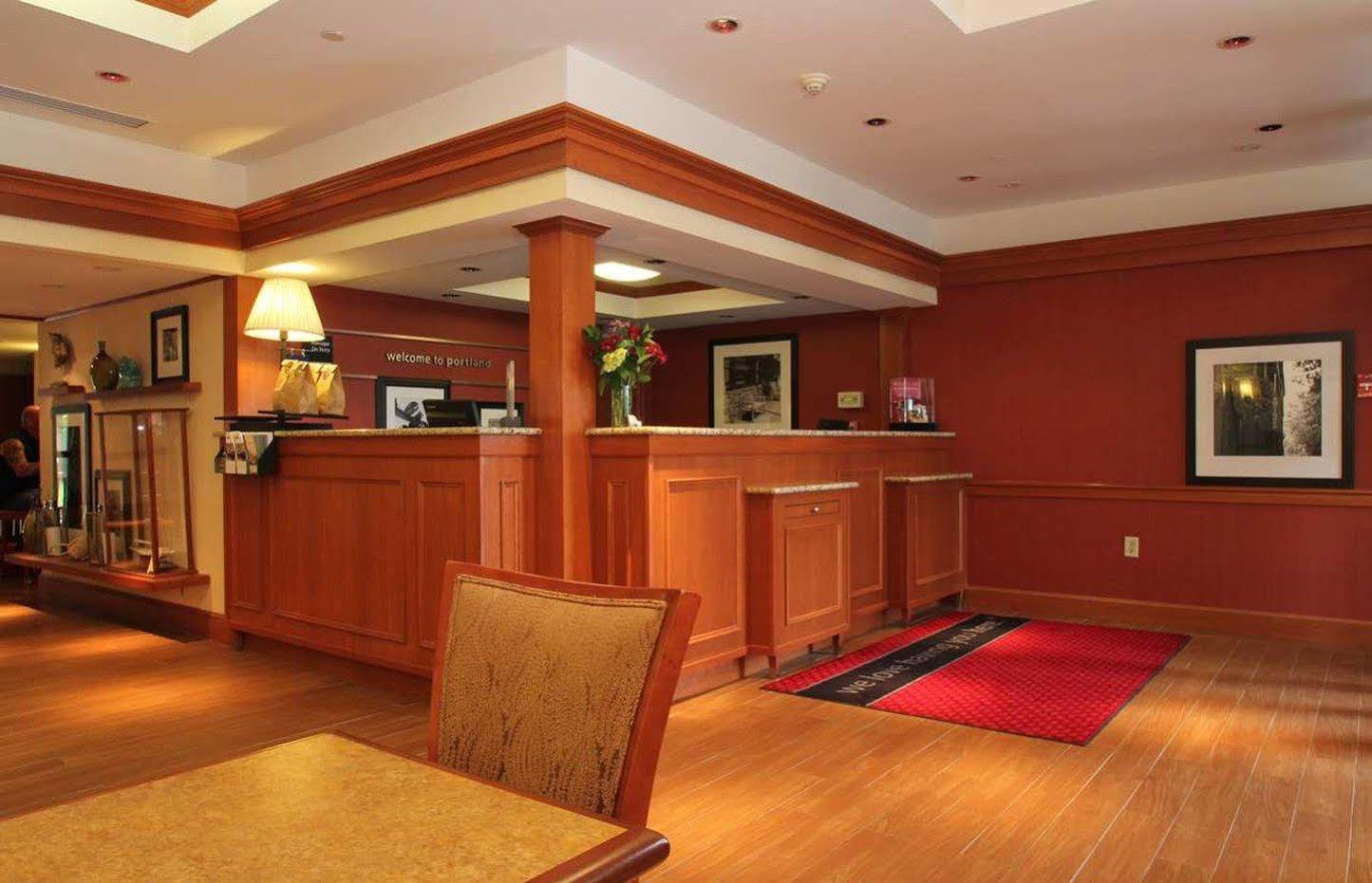 Hampton Inn Portland-Airport South Portland Exteriör bild