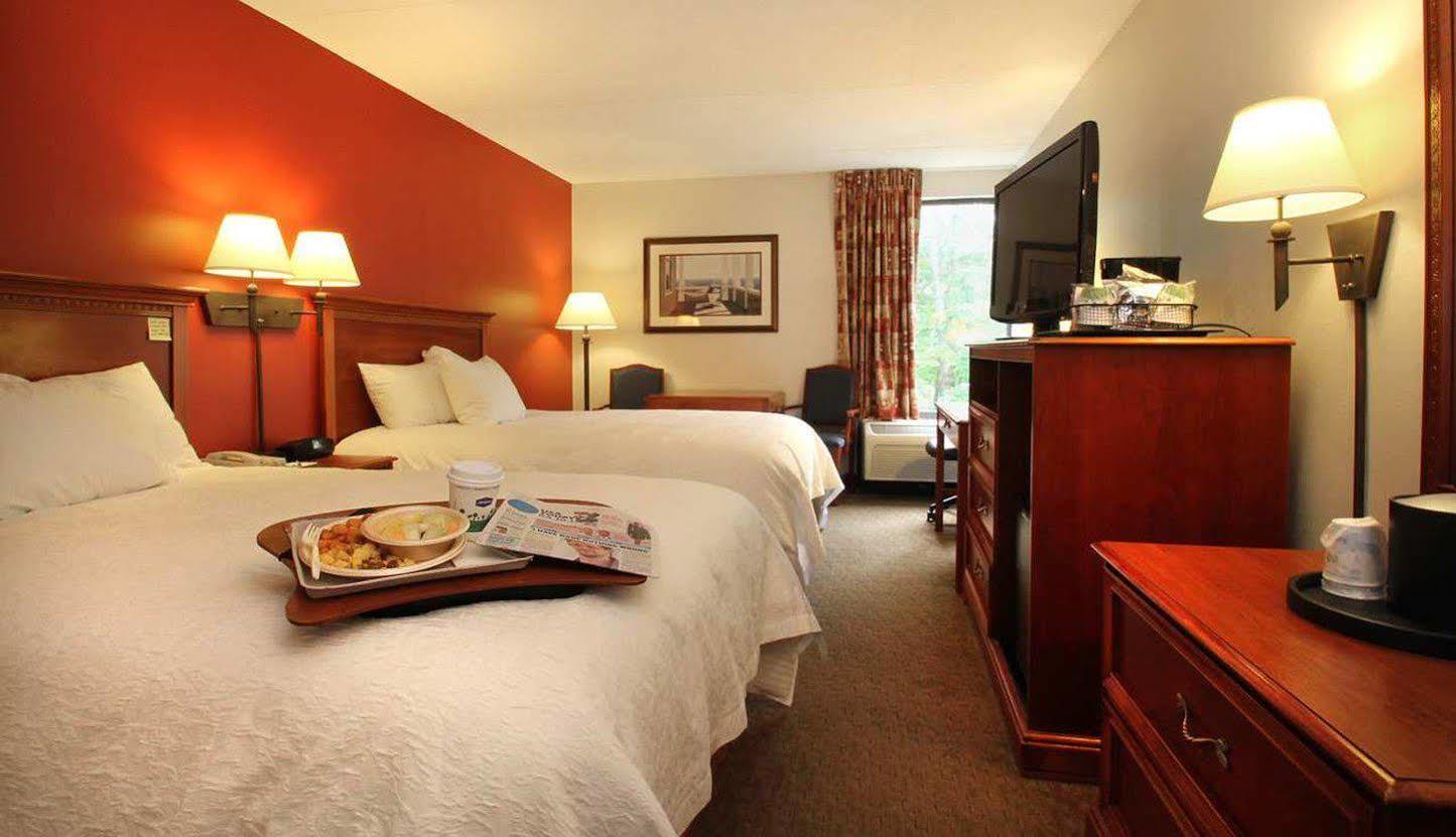 Hampton Inn Portland-Airport South Portland Exteriör bild